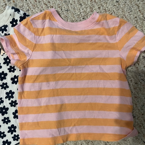 Toddler Clothes Bundle 2T- 14 items - Picture 4 of 11